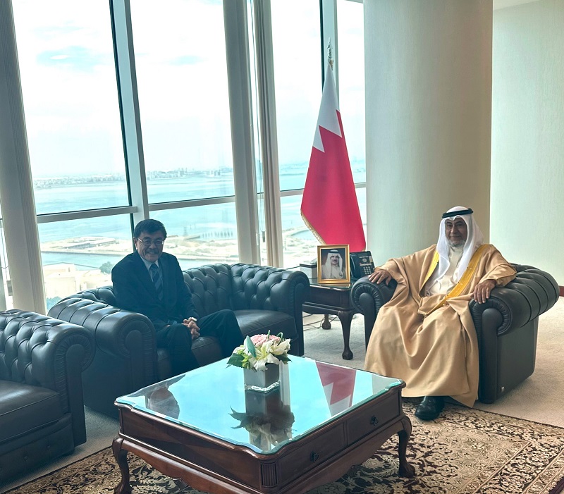 وزير شؤون مجلسي الشورى والنواب يستقبل السفير الياباني